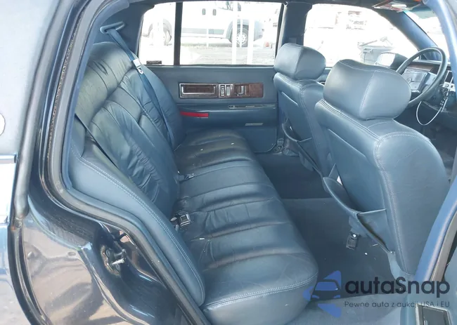 1G6DW5272PR715510: 42536370