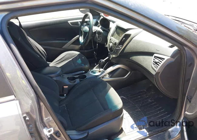 KMHTC6AD9FU226544: 42539111