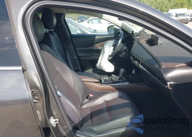 3MVDMBDMXMM219564: 42538550