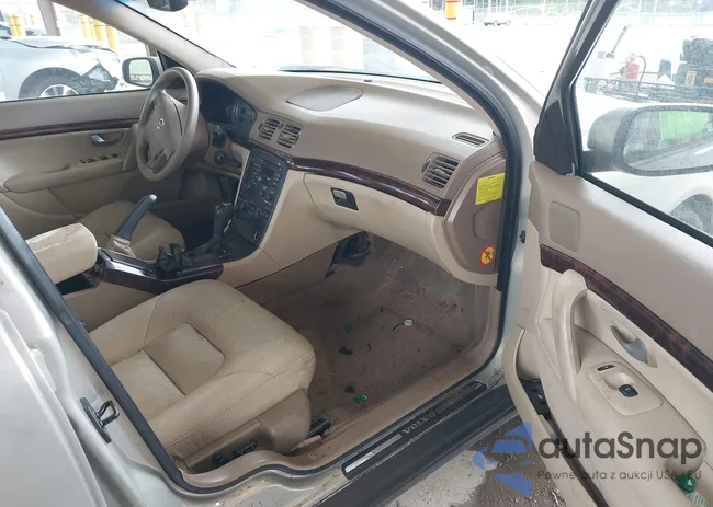 YV1TH59HX41375190: 42539187