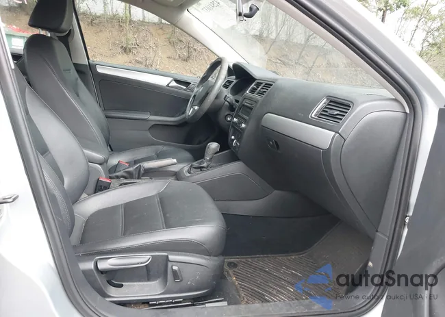 3VWDP7AJ5DM367473: 42541037