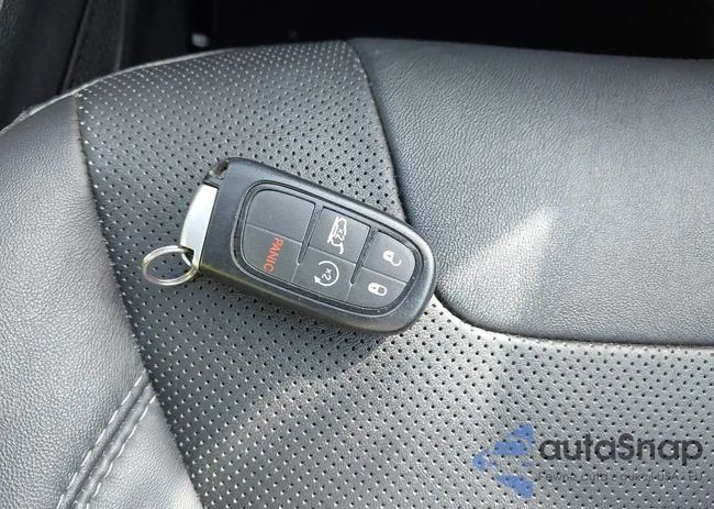 1C4PJMDN8MD132074: 42540557