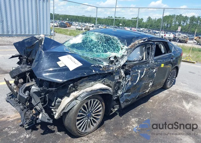 3FA6P0RU8JR101306: 42542847