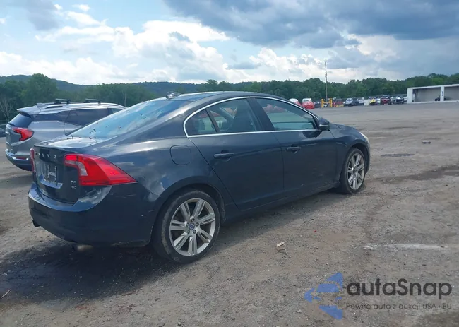 YV1612FH1D1223996: 42543911