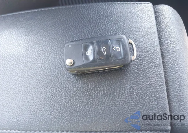 3VWD17AJ4FM323906: 42543996