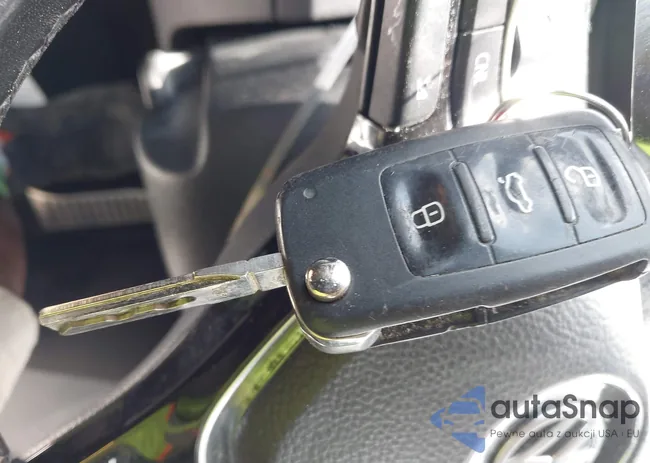 1VWAA7A37JC031164: 42544007