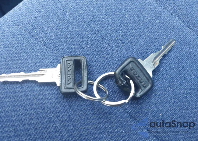 YV1AS8809P1487778: 42546659