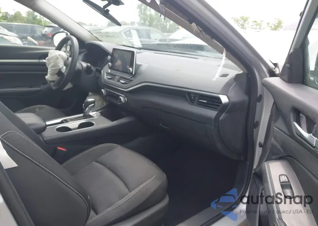 1N4BL4DV4NN387696: 42546852