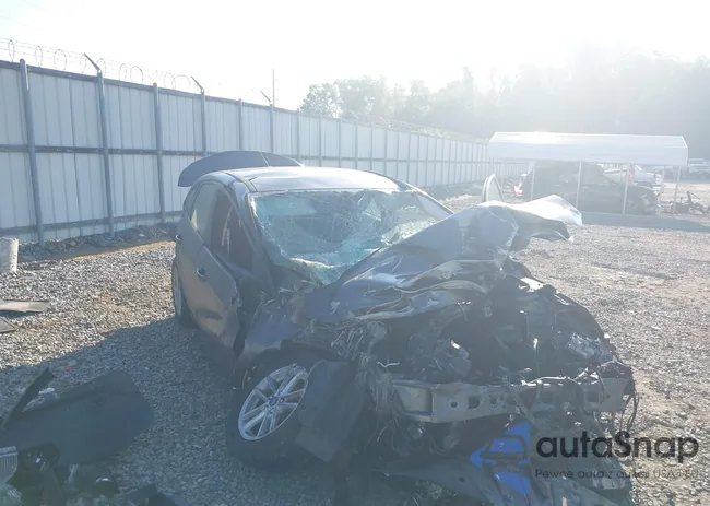 1FADP3F2XJL300061: 42548119