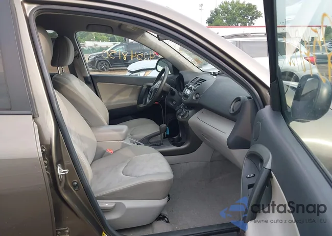 2T3BF33V89W011577: 42548150