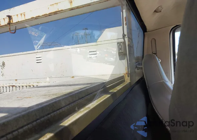 1FDNF21558EC22652: 42547192