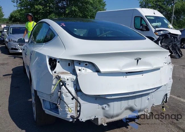 5YJ3E1EA0LF785695: 42547295