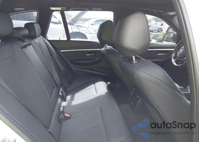 WBA8J1C38HA018986: 42547389