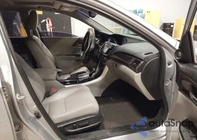 1HGCR2F8XGA120342: 42547544