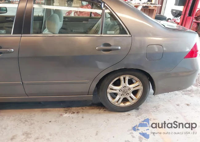 1HGCM56777A130172: 42549012