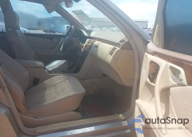 WDBJF70J61B261898: 42549736