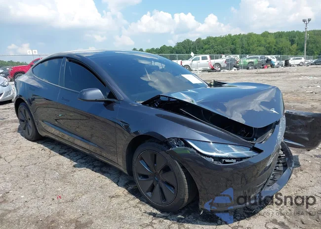 5YJ3E1EB6RF813646: 42550357