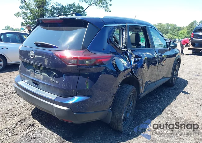 JN8BT3BB9RW438109: 42550435