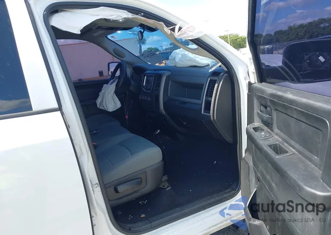 1C6RR6FT6KS545782: 42551738