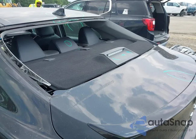 4T1G11AK3NU686869: 42551775