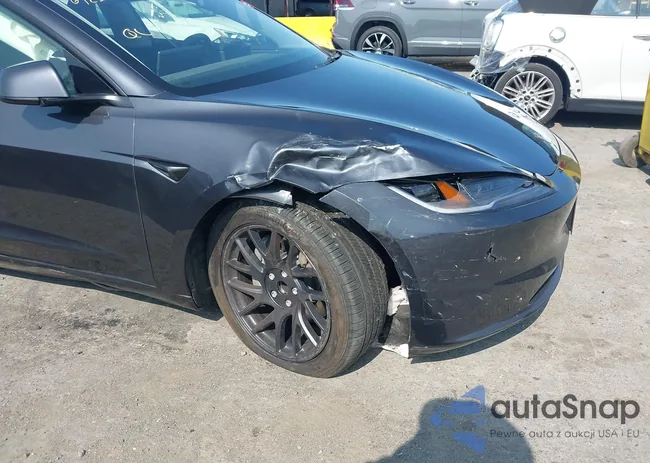 5YJ3E1EA9RF726573: 42551857