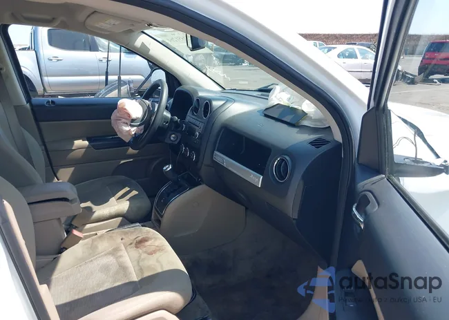 1C4NJCBAXGD675299: 42551264