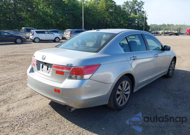 1HGCP3F87CA030099: 42552232