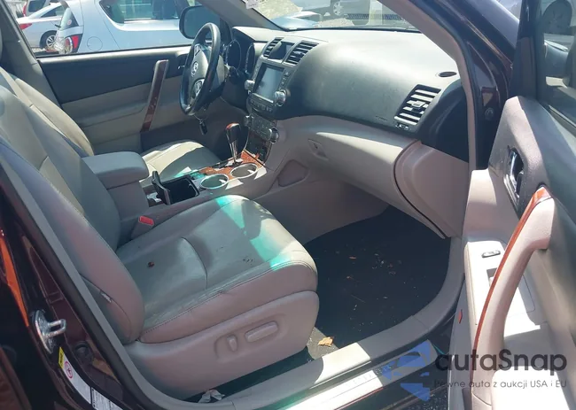 5TDDK3EH9CS136107: 42552325