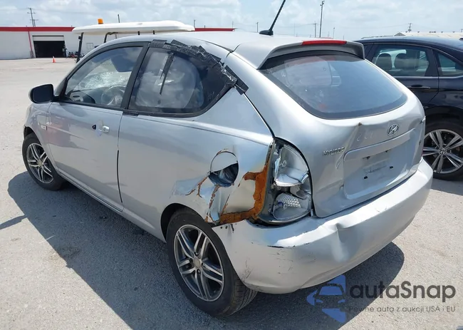 KMHCM3AC1AU150443: 42553960