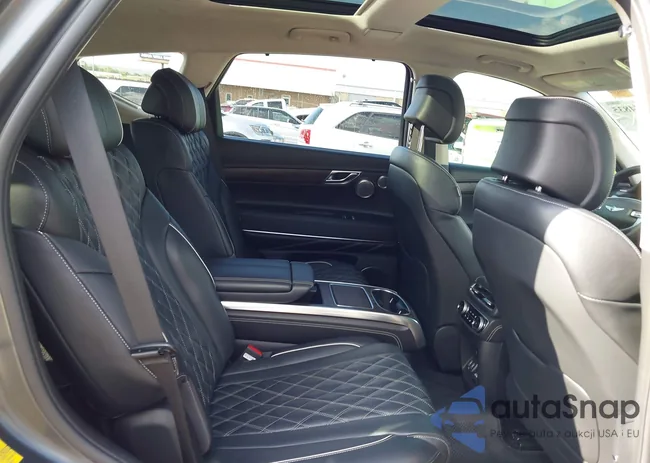 KMUHCESC8NU094592: 42554835