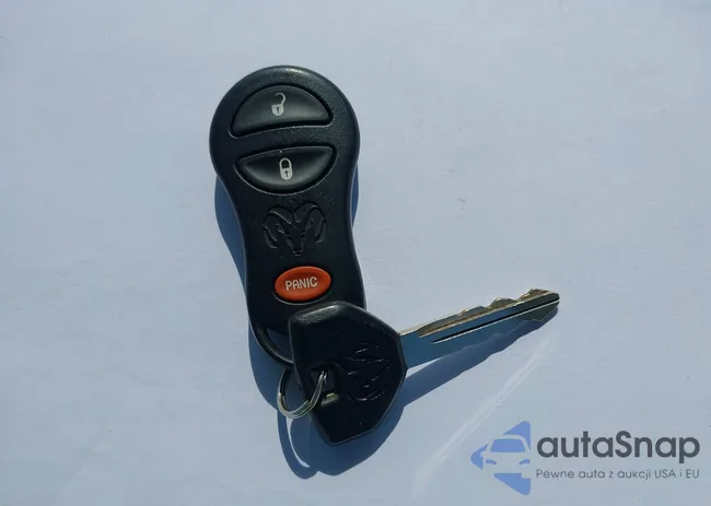 1B4HS28ZXYF242005: 42554205