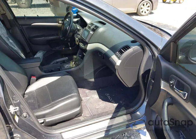 JH4CL96894C028016: 42555676