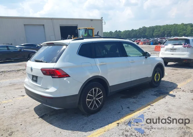 3VV3B7AX9KM194511: 42555741