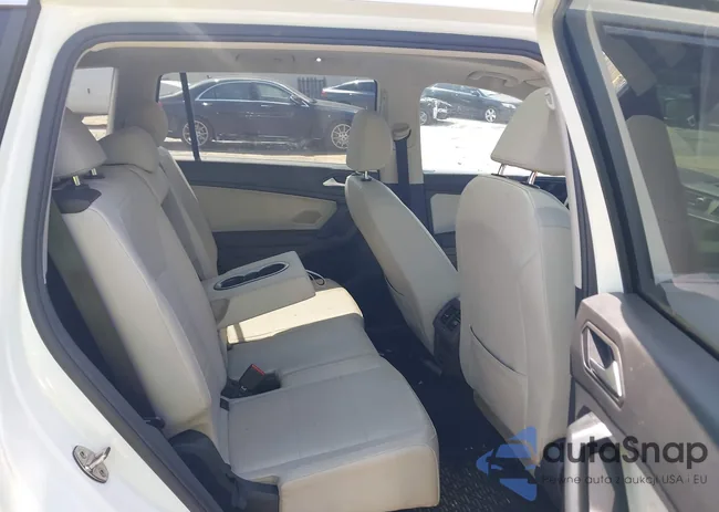 3VV3B7AX9KM194511: 42555741