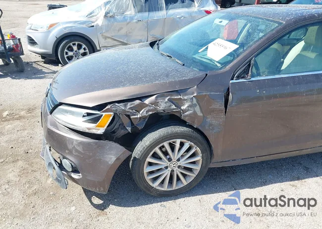 3VWLL7AJ8EM387791: 42555967