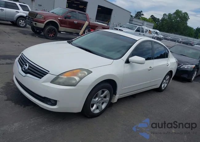 1N4AL21E89N457680: 42555357