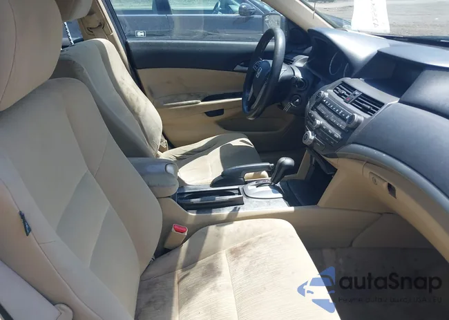 1HGCP2F33BA011935: 42556687