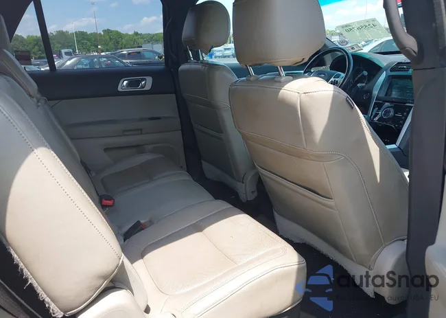 1FMHK8F88BGA17076: 42556750