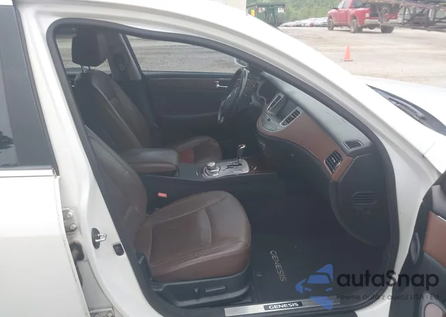 KMHGC4DF0BU140553: 42556816