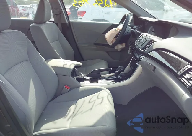 1HGCR2F37HA294293: 42557103