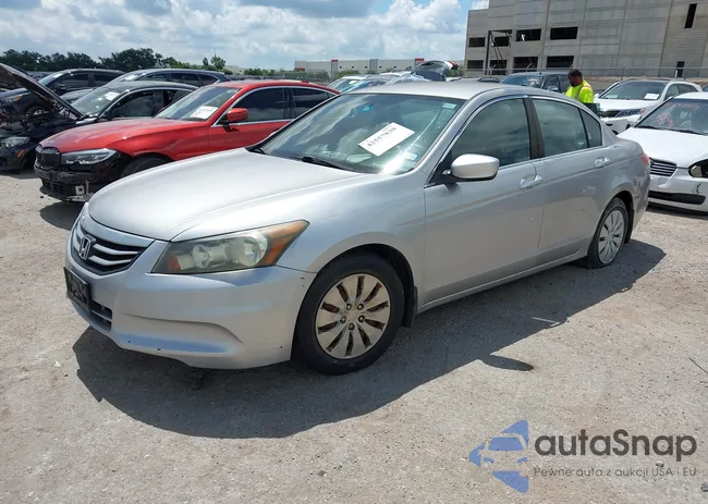 1HGCP2F38BA016774: 42557838