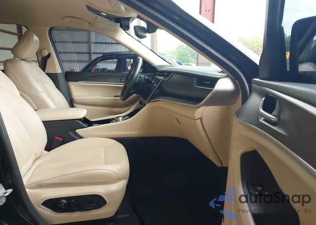 1C4RJKBG9M8131073: 42557892