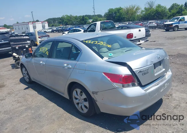 1HGCP26838A058855: 42557306