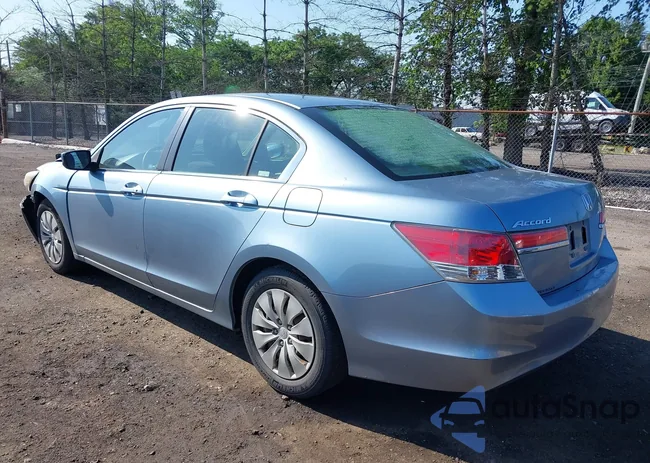 1HGCP2F30BA156253: 42557331