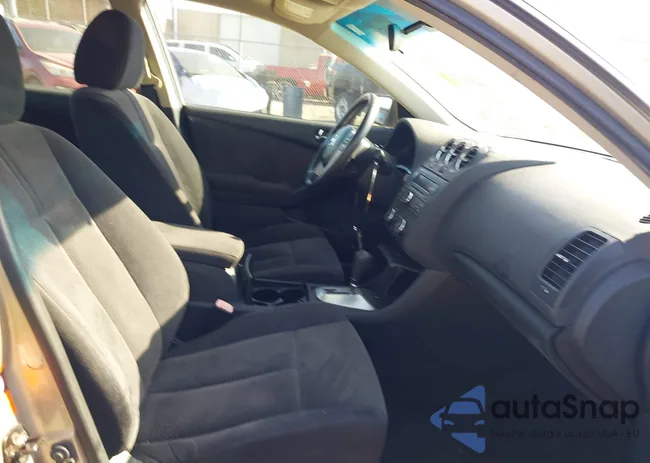 1N4AL21E19C115404: 42557413