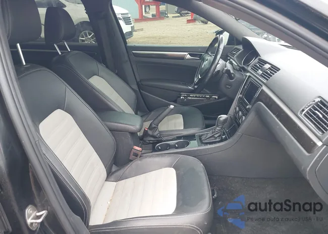 1VWJM7A34JC033977: 42559107