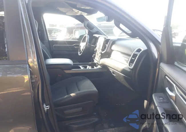 1C6SRFBT9KN886678: 42558170