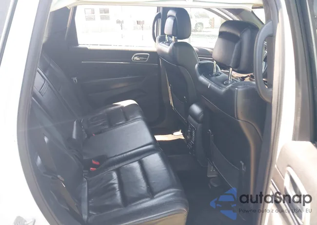 1C4RJFBG8JC388077: 42559576