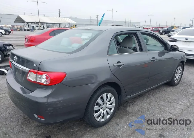 2T1BU4EE6DC979642: 42560642