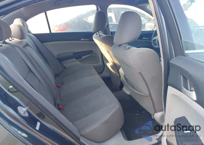 1HGCP2F48BA108945: 42560846